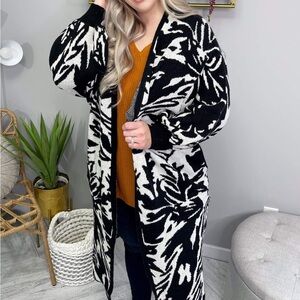 Black and White Patterned Women's Sweater